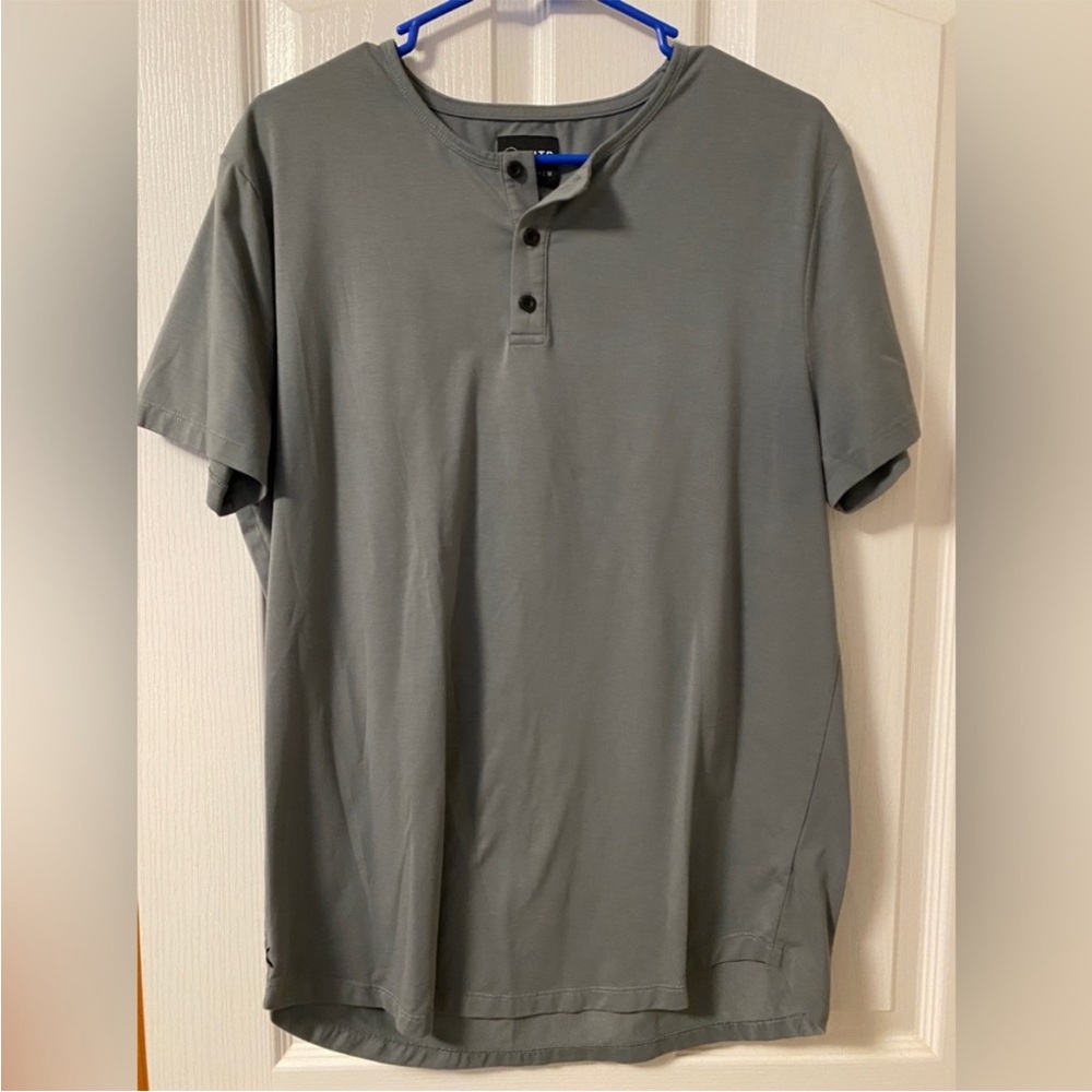 Men’s Cuts clothing Henley tee size Large